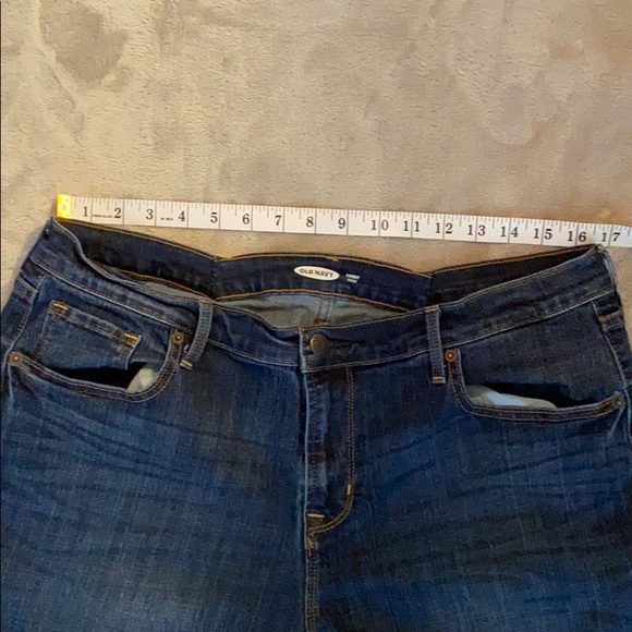 Old Navy Curvy Skinny medium wash denim jean - Picture 6 of 6